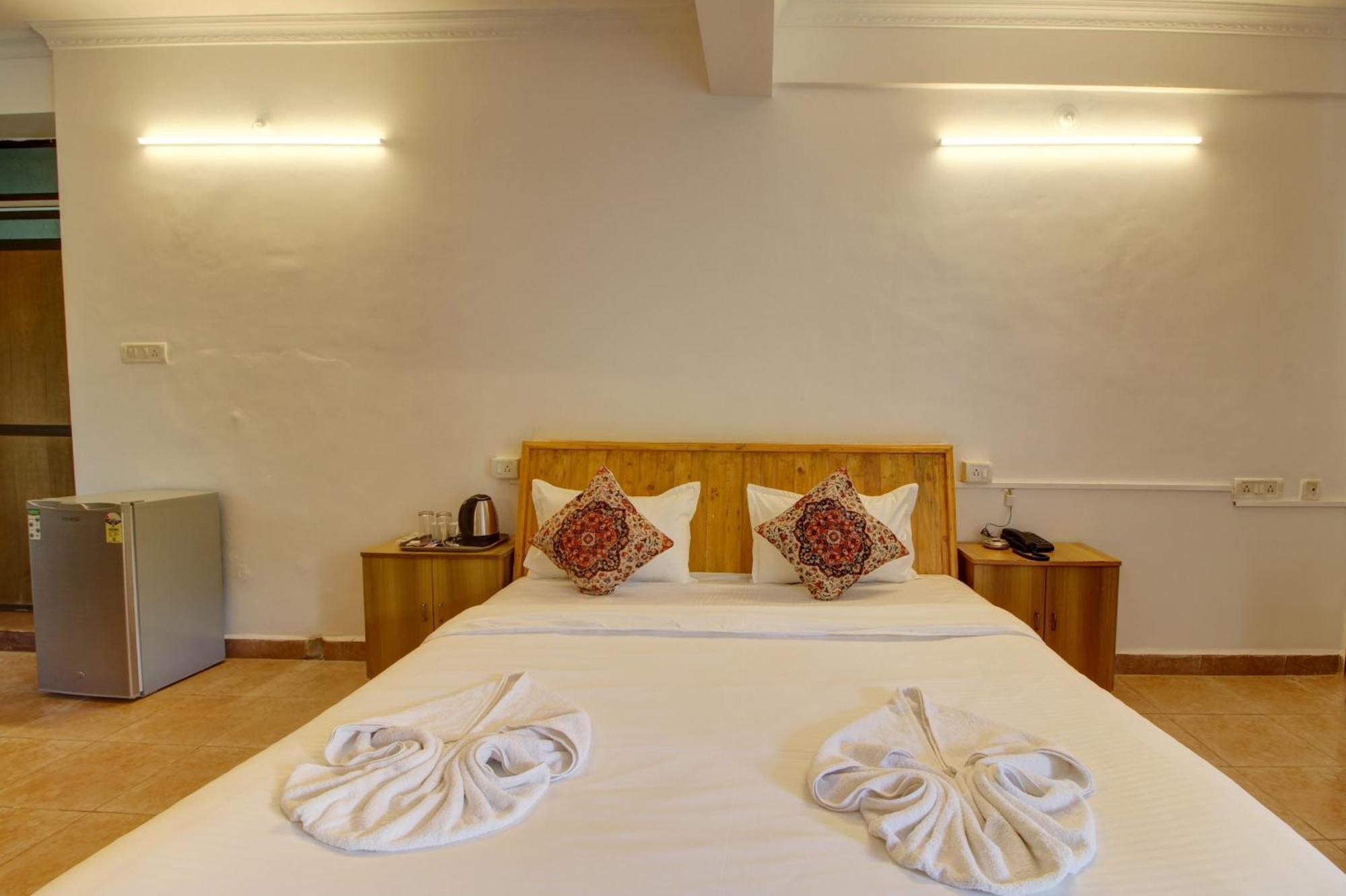 Hotel Pleasure Inn Near Turtle Beach Morjim Manage By Ld Group Of Hospitality Экстерьер фото
